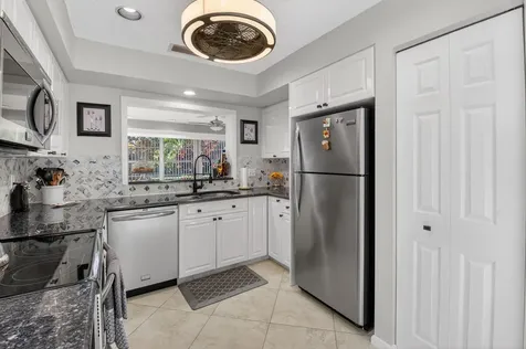 5743 Lakeview Mews Circle Boynton Beach FL 33437