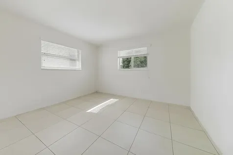 1000 NE 9th Avenue Delray Beach FL 33483