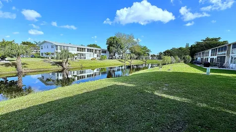 81 Markham E Deerfield Beach FL 33442
