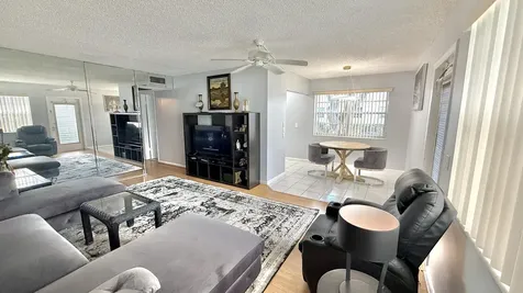 81 Markham E Deerfield Beach FL 33442