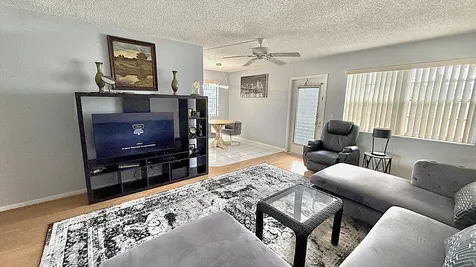 81 Markham E Deerfield Beach FL 33442