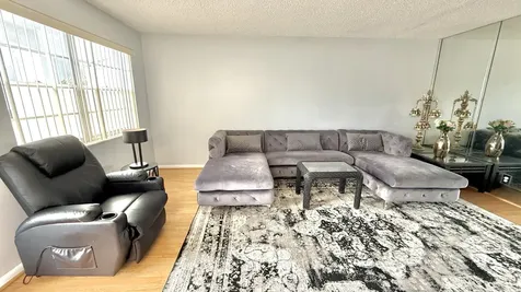 81 Markham E Deerfield Beach FL 33442