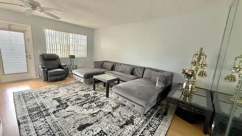 81 Markham E Deerfield Beach FL 33442