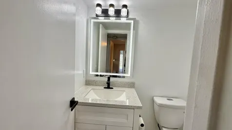 81 Markham E Deerfield Beach FL 33442