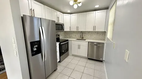 81 Markham E Deerfield Beach FL 33442