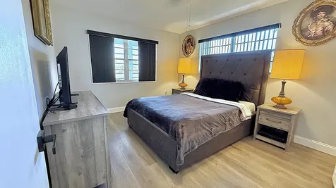 81 Markham E Deerfield Beach FL 33442