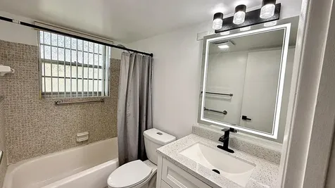 81 Markham E Deerfield Beach FL 33442