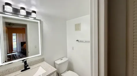 81 Markham E Deerfield Beach FL 33442