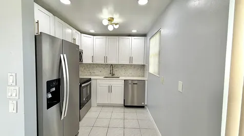 81 Markham E Deerfield Beach FL 33442