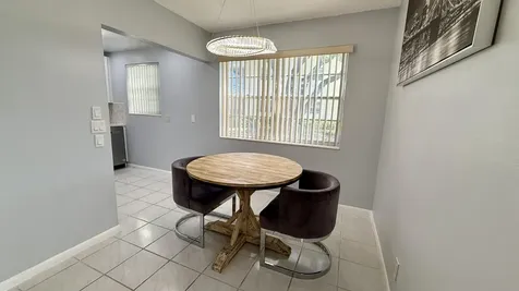 81 Markham E Deerfield Beach FL 33442