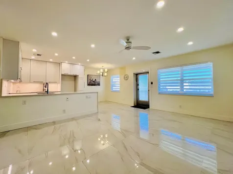 204 Bedford H West Palm Beach FL 33417