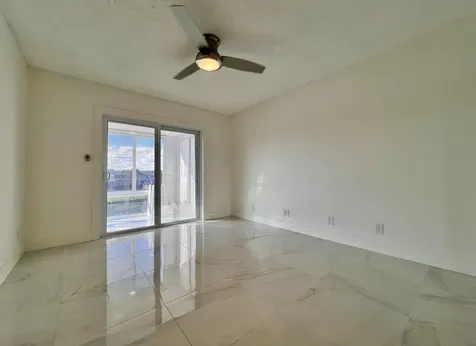 204 Bedford H West Palm Beach FL 33417