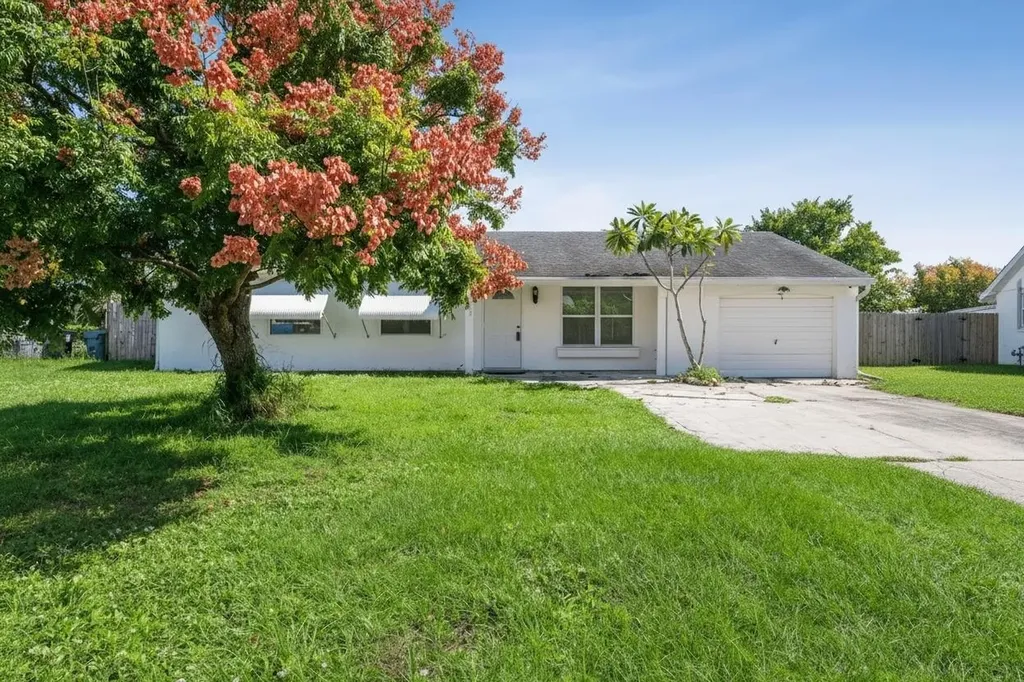 2009 Se Hideaway Circle Port Saint Lucie FL 34952