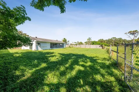 2009 Se Hideaway Circle Port Saint Lucie FL 34952