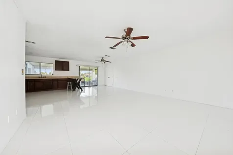 2009 Se Hideaway Circle Port Saint Lucie FL 34952