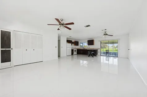 2009 Se Hideaway Circle Port Saint Lucie FL 34952