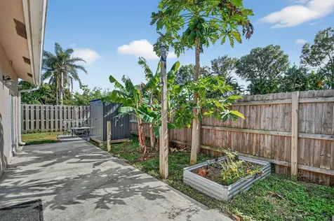 6024 Strawberry Lakes Circle Lake Worth FL 33463
