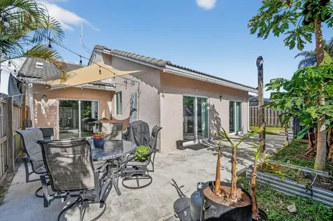 6024 Strawberry Lakes Circle Lake Worth FL 33463