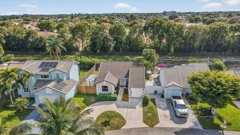 6024 Strawberry Lakes Circle Lake Worth FL 33463