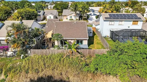 6024 Strawberry Lakes Circle Lake Worth FL 33463