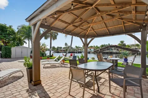 1141 Se 9th Avenue Pompano Beach FL 33060