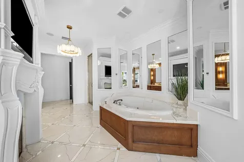 485 NE Spanish Trail Boca Raton FL 33432