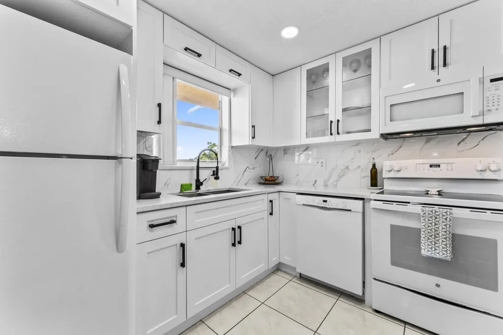 225 Bonnie Boulevard Palm Springs FL 33461