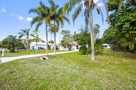 6802 Ocala Avenue Fort Pierce FL 34951