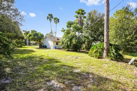 6802 Ocala Avenue Fort Pierce FL 34951