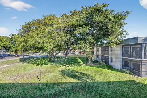 265 Se 10th Street Deerfield Beach FL 33441
