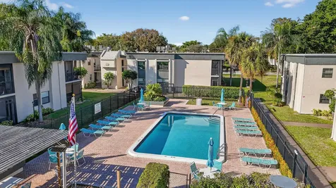 265 Se 10th Street Deerfield Beach FL 33441