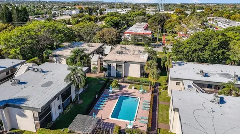 265 Se 10th Street Deerfield Beach FL 33441