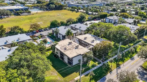 265 Se 10th Street Deerfield Beach FL 33441
