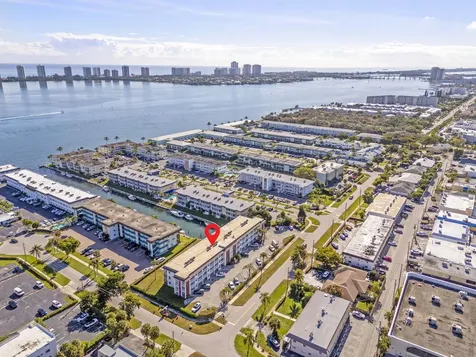 236 Castlewood Drive North Palm Beach FL 33408