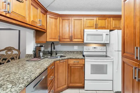 712 Sunny Pine Way Greenacres FL 33415