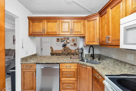 712 Sunny Pine Way Greenacres FL 33415