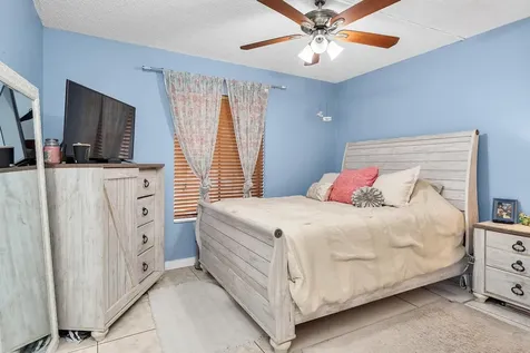 712 Sunny Pine Way Greenacres FL 33415