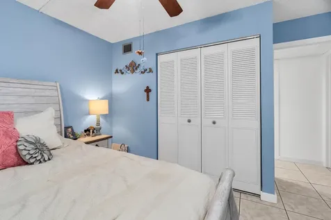 712 Sunny Pine Way Greenacres FL 33415