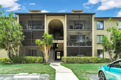 712 Sunny Pine Way Greenacres FL 33415
