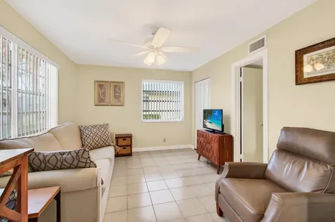 13682 Via Flora Delray Beach FL 33484
