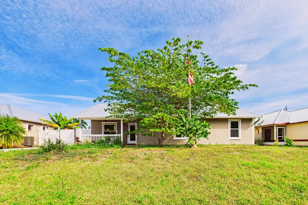 3709 Sw Haines Street Port Saint Lucie FL 34953