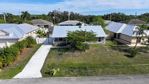 3709 Sw Haines Street Port Saint Lucie FL 34953