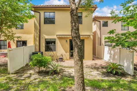 5904 NW 46th Lane Tamarac FL 33319