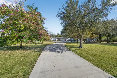 8218 S Elizabeth Avenue Palm Beach Gardens FL 33418