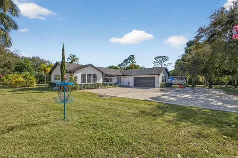 8218 S Elizabeth Avenue Palm Beach Gardens FL 33418