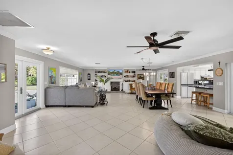 8218 S Elizabeth Avenue Palm Beach Gardens FL 33418