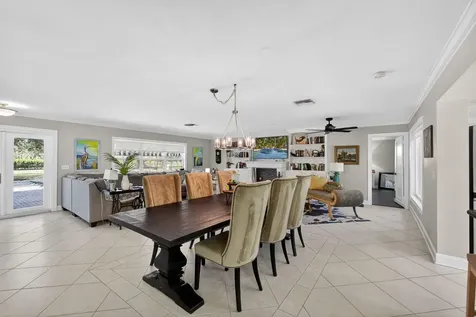8218 S Elizabeth Avenue Palm Beach Gardens FL 33418