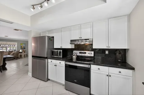 8218 S Elizabeth Avenue Palm Beach Gardens FL 33418
