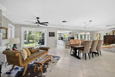 8218 S Elizabeth Avenue Palm Beach Gardens FL 33418