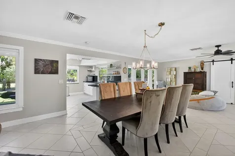 8218 S Elizabeth Avenue Palm Beach Gardens FL 33418